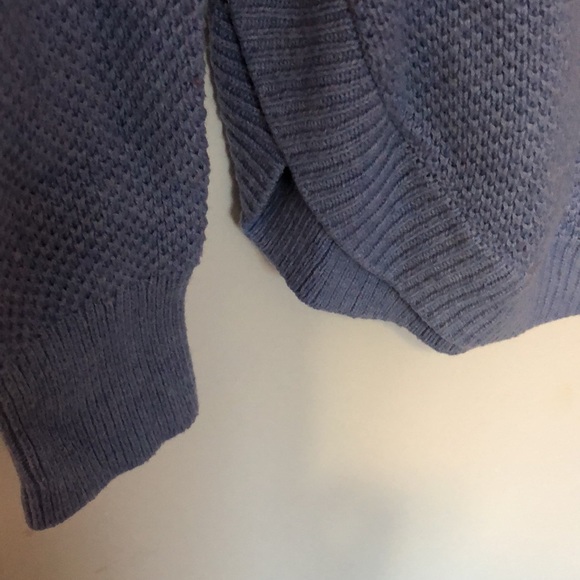 GAP periwinkle sweater with side hem detail - Picture 3 of 3